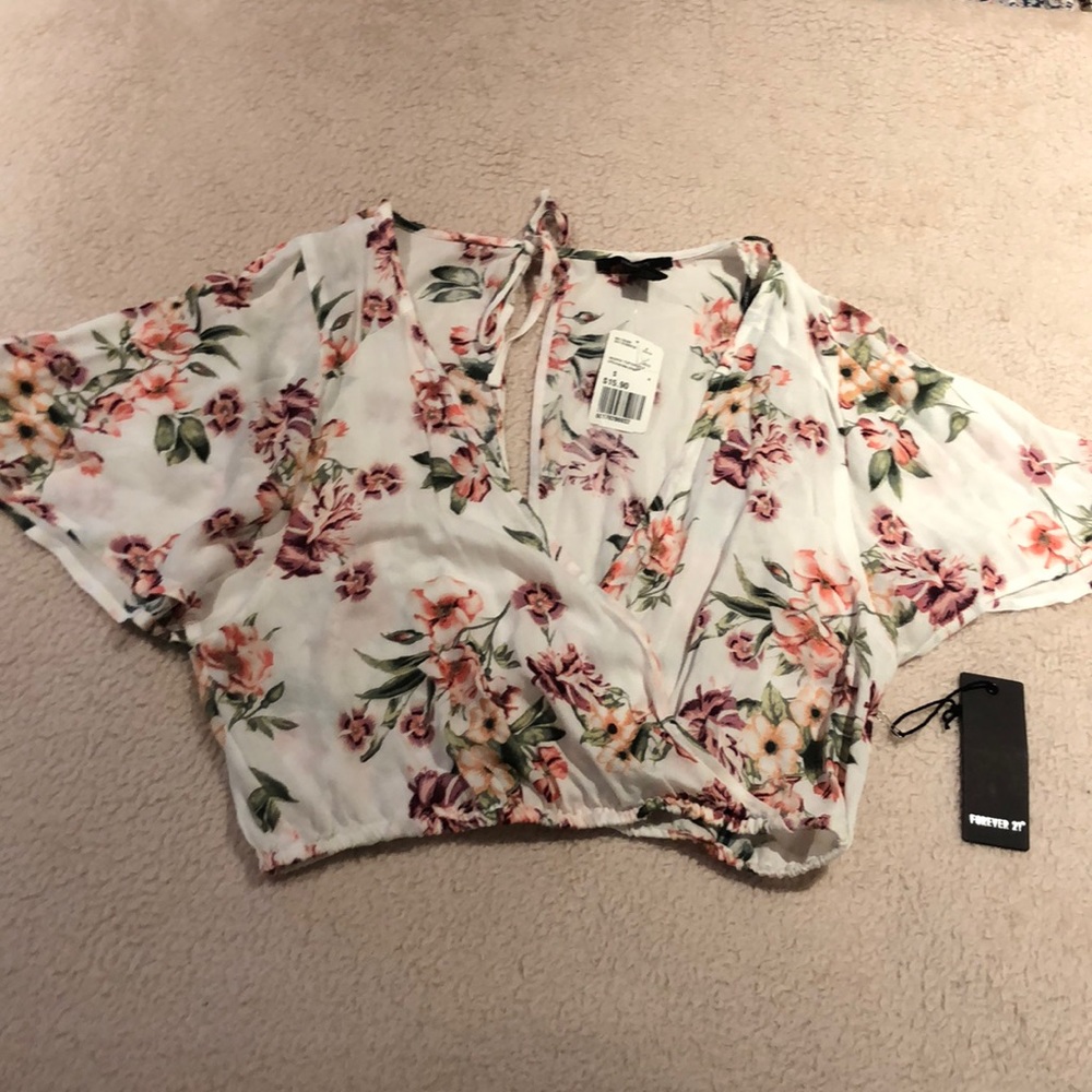NWT- Floral blouse